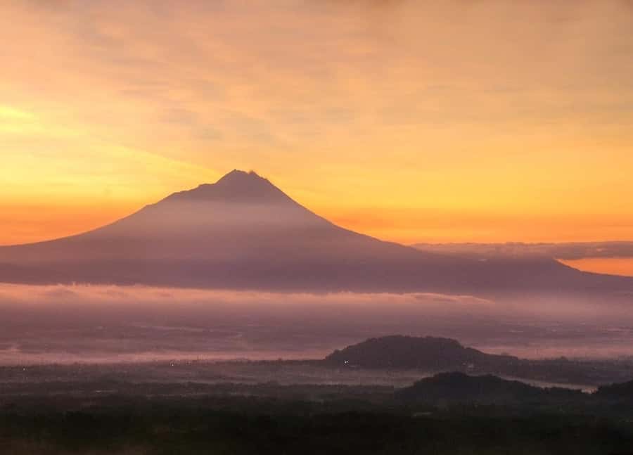 Merapi volcano sunrise with 4wd jeep and step on cold lava - What you learn at the Merapi Museum
