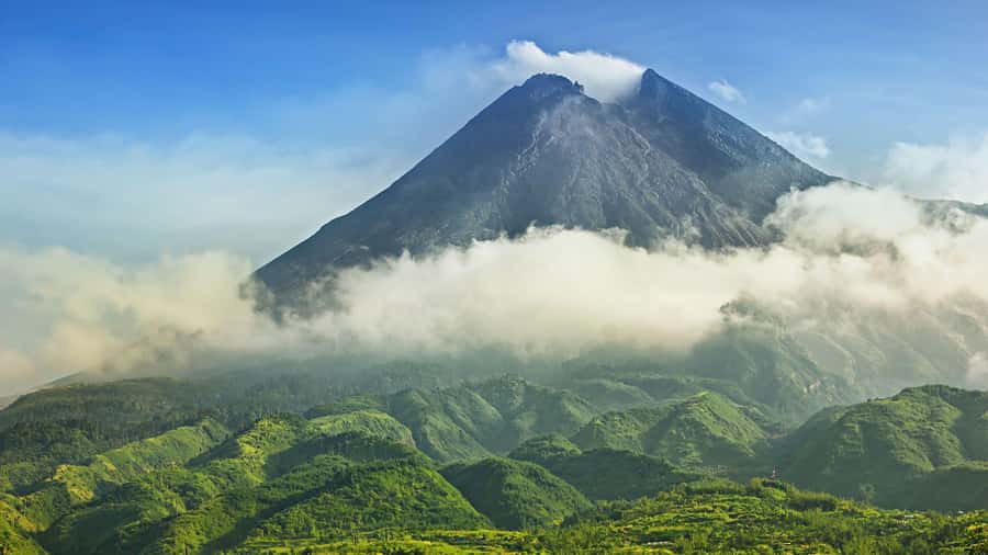 Merapi volcano sunrise with 4wd jeep and step on cold lava - Guides, timing, and the human side