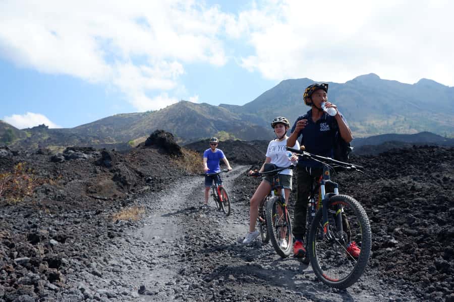 Mount Batur: Black Lava Cycling Tour w/ Natural Hot Spring - The Mt. Batur Lounge and a much-needed shower
