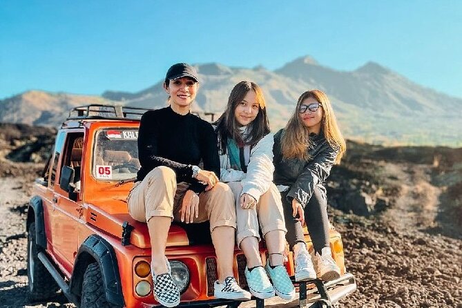 Mount Batur Jeep Sunrise Tour - The guide and photo service