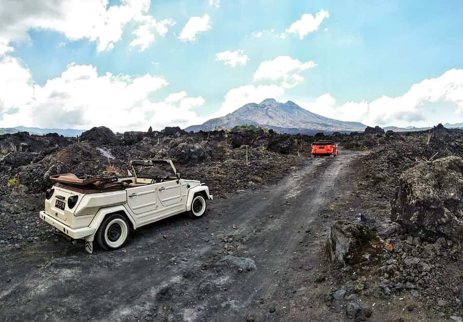Mount Batur: Private Volkswagen Volcano Safari - Batur hot springs: beautiful, relaxing, and not perfect