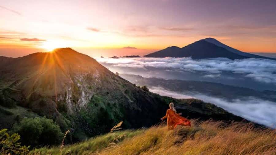 Mount Batur: Sunrise Dirt Bike Trek with Trained Riders - Breakfast at the summit
