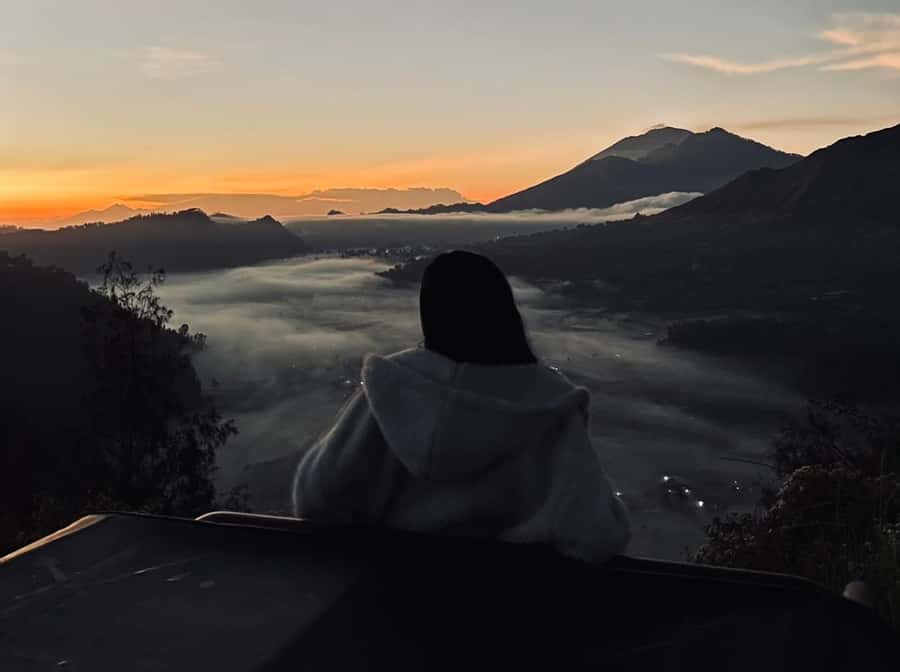 Mount Batur: Sunset/Sunrise 4WD Jeep Tour with Photographer - Pahdi Specialty Coffee adds an easy Kintamani stop