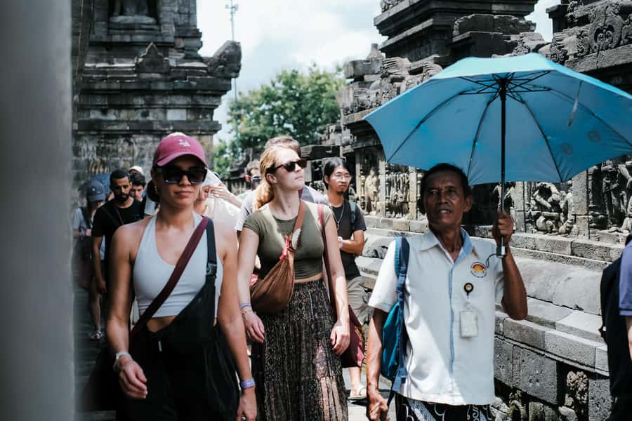 Mount Bromo: Sunrise Guided Tour with Optional Transfer - The 2am 4x4 ride from Cemorolawang