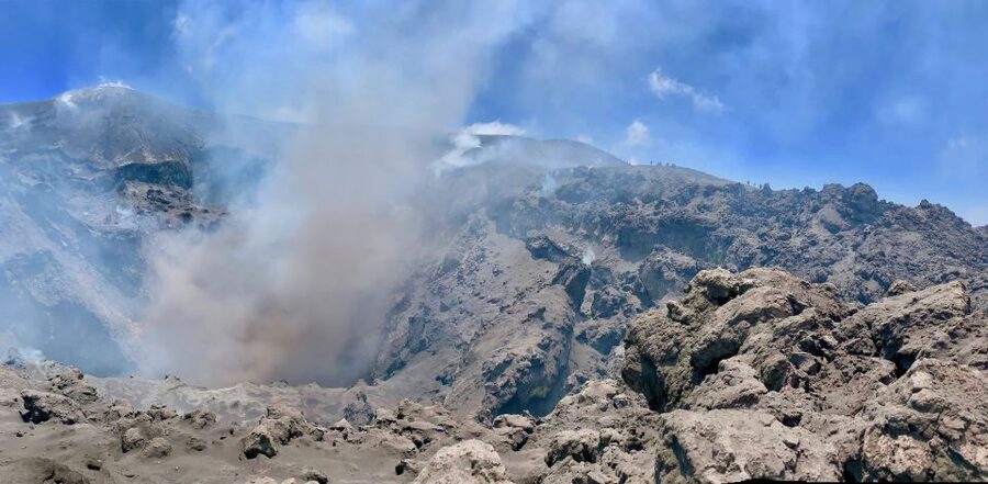 Mount Etna: Central Crater Guided Hike for Advanced Hikers - Piano delle Concazze and the long descent