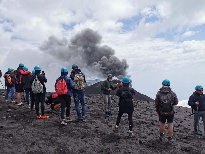 Mount Etna: Hike to the top 3350mt from the North Side - The descent through ash and volcanic slag