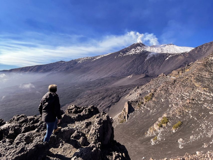 Mount Etna: Morning Excursion with an expert Local Guide - Basaltic dykes and the story inside the rock