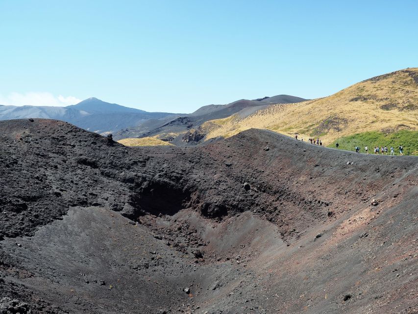 Mount Etna: Trek to the Craters of The 2002 Eruption - Following the northern eruptive fault
