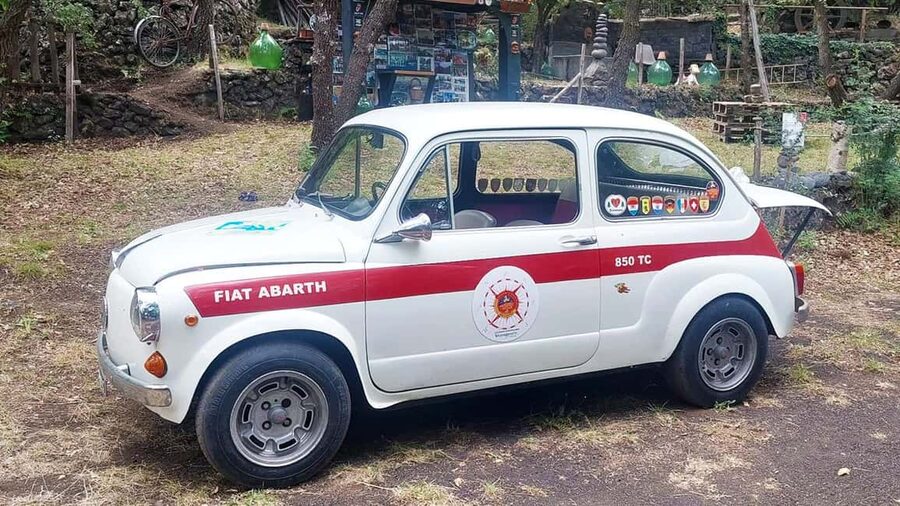 Mount Etna: trek with vintage car, tasting sicilian produtcs - Don Mariano’s guiding style