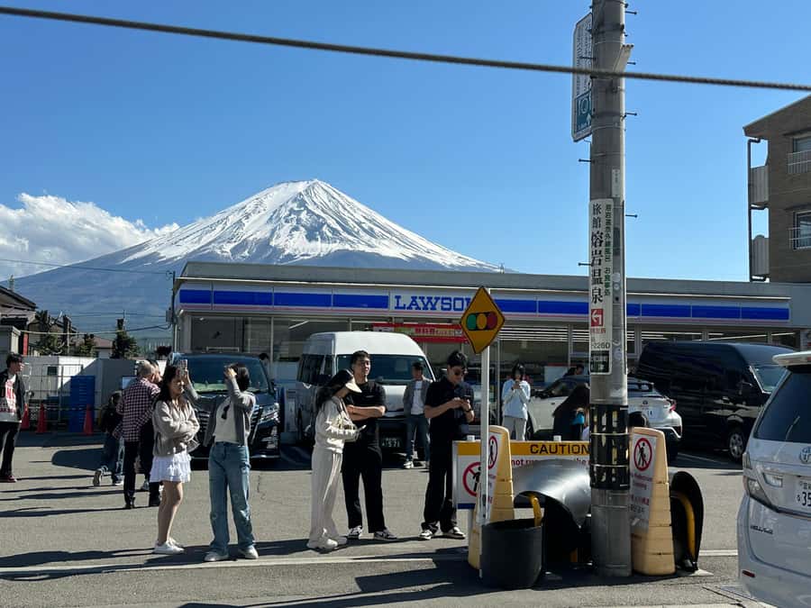 Mount Fuji One Day Private Tour With English Speaking Driver - Chureito Pagoda and the 398-step climb