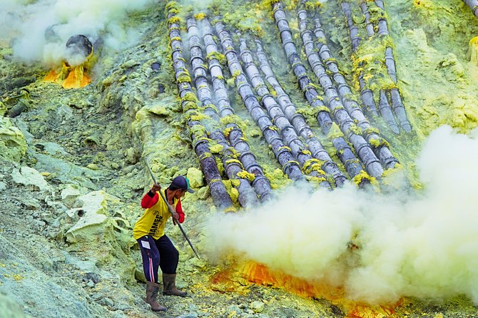 Mount Ijen Blue Flame Tour from Bali - Seeing the blue fire, with a clear safety limit