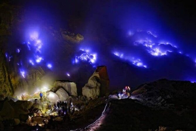 Mount Ijen Volcanic Crater Overnight Trip from Bali - The 4WD road through Licin and the rainforest