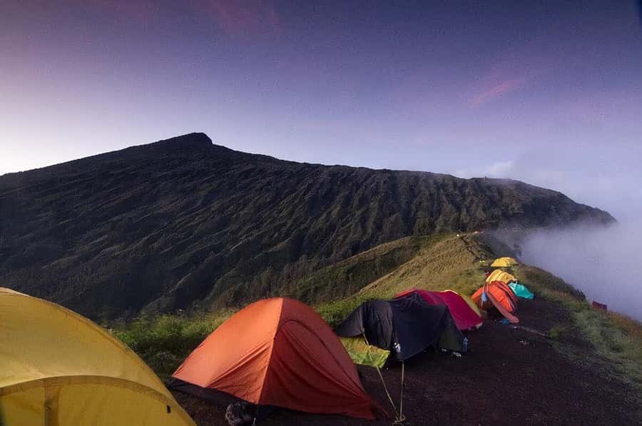 Mount Rinjani 3D/2N Full Mt Rinjani Summit - Guides, porters, and group size