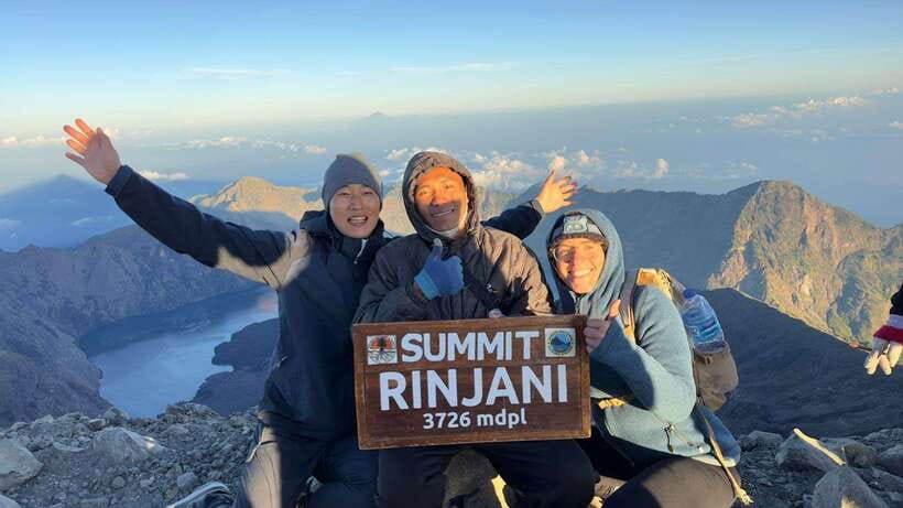 Mount Rinjani Climbing 2D/1N Summit Trek 3726M - A 3 AM start for the summit