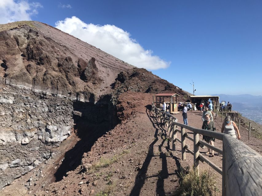 Mount Vesuvius: Skip-the-Line Ticket and Smart Digital Guide - Using the smart digital guide