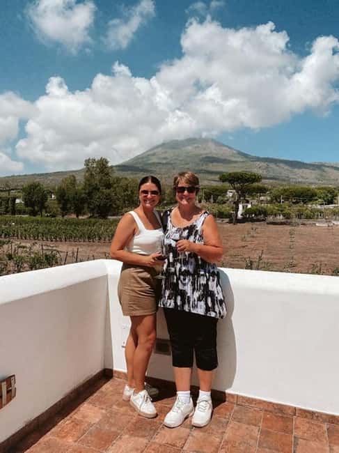 Mount Vesuvius: Vineyards Tour with Wine Tasting and Lunch - Why Vesuvius wine is worth your time