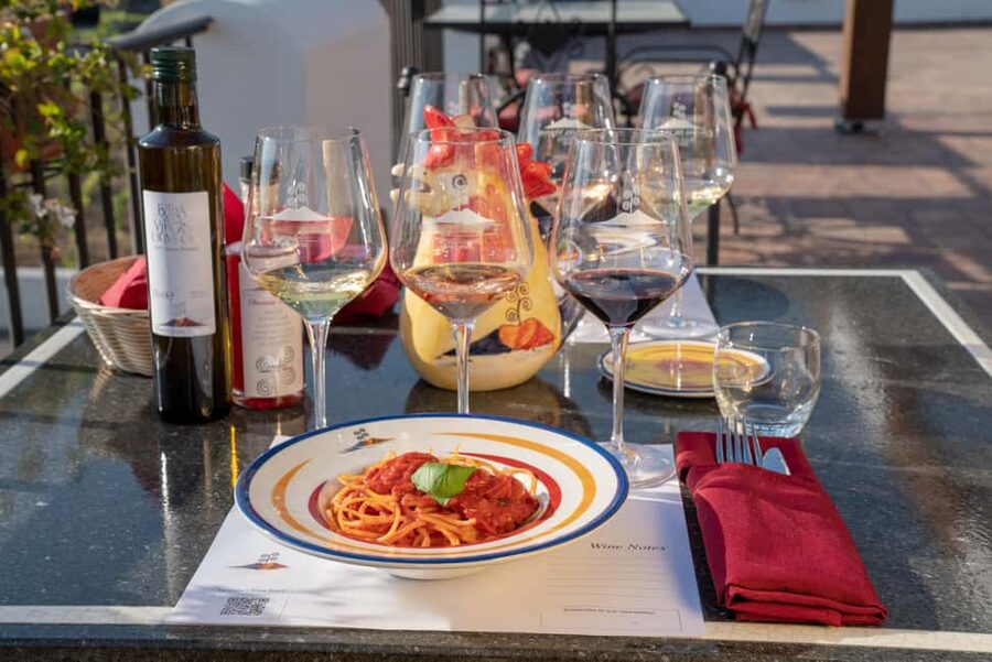 Mount Vesuvius: Vineyards Tour with Wine Tasting and Lunch - Arriving at Cantina del Vesuvio Winery