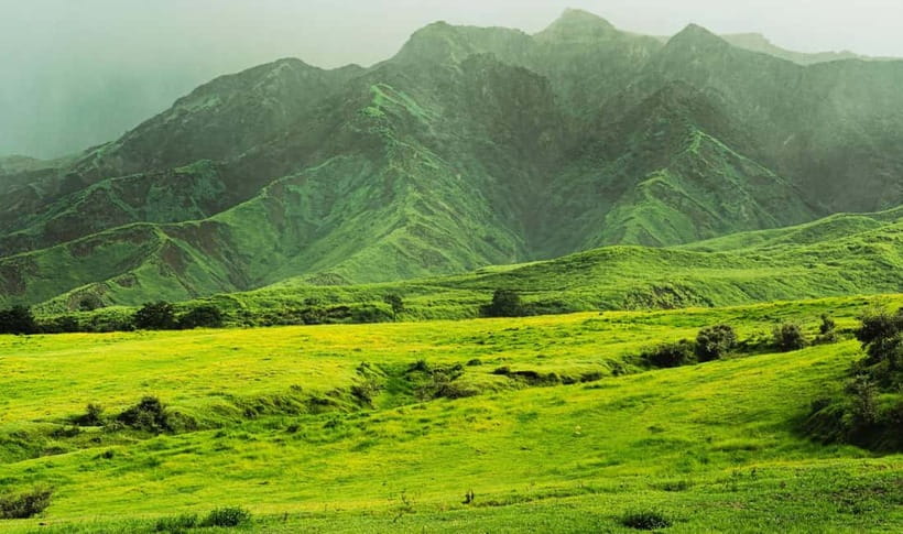 Mt. Aso & Takachiho Gorge Tour with Optional Boat Ride - What the guides add
