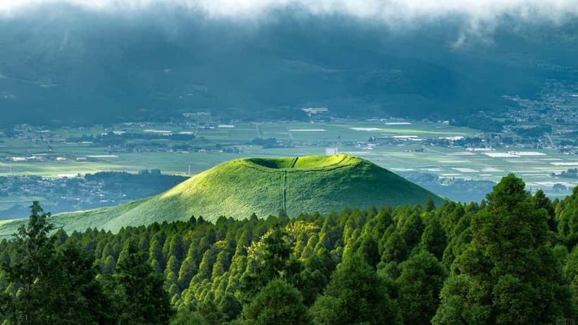 Mt. Aso & Takachiho Gorge Tour with Optional Boat Ride - Mt. Aso and the uncertain crater stop