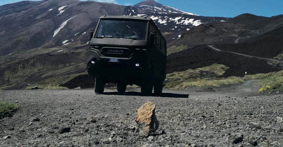 Mt. Etna Summit: Official box-office for Ascent to the Top - Walking around the Umberto and Margherita craters