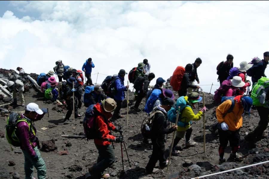 Mt. Fuji: 2-Day Climbing Tour with Mountain Guide - The five-hour climb on the Yoshida Route