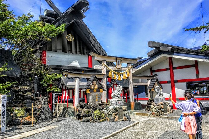 Mt Fuji and Hakone 1-Day Bus Tour Return by Bus - Mount Fuji’s 5th Station: fresh air and a short visit