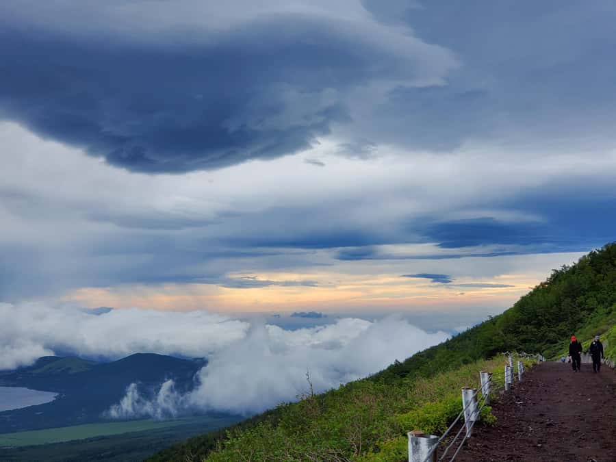 Mt.Fuji climbing 1 Day Tour up to the summit - What is included, and what you still need