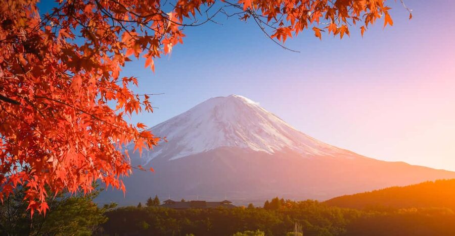 MT.Fuji: Mount Fuji Private day Tour With Guide - Fugaku Wind Cave and the cool volcanic interior