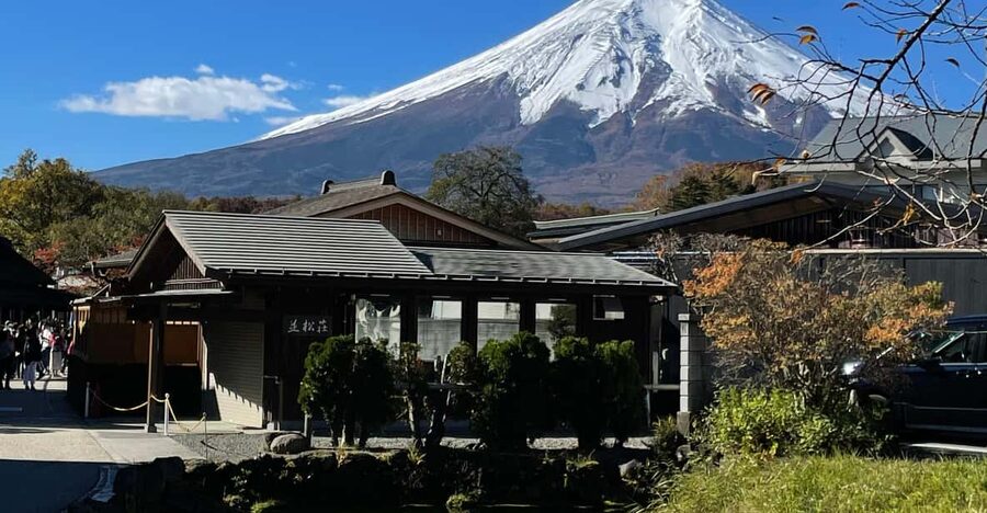 Mt Fuji Private Day Tour with English Speaking Driver - Oishi Park beside Lake Kawaguchiko