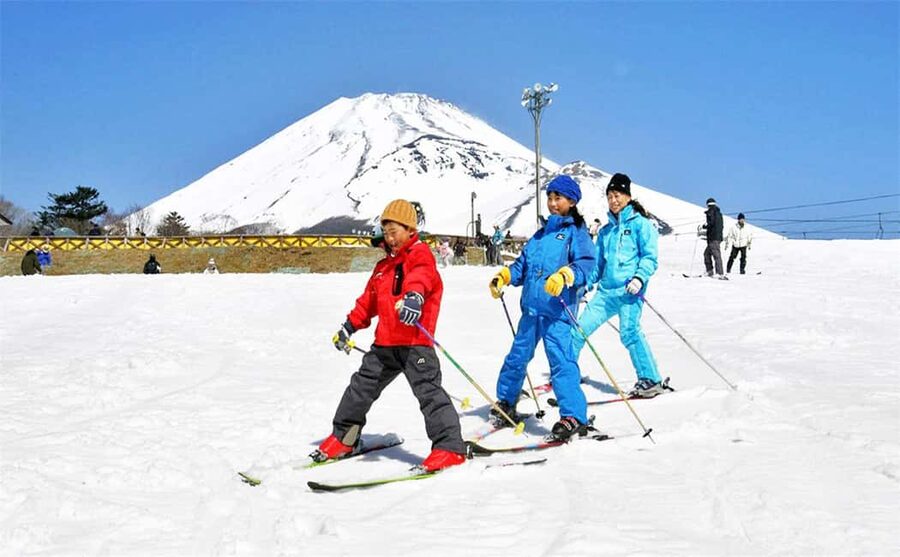 Mt. Fuji Skiing Experience- YETI Ski Resort & Onsen Day Trip - Four slopes at Yeti Ski Resort