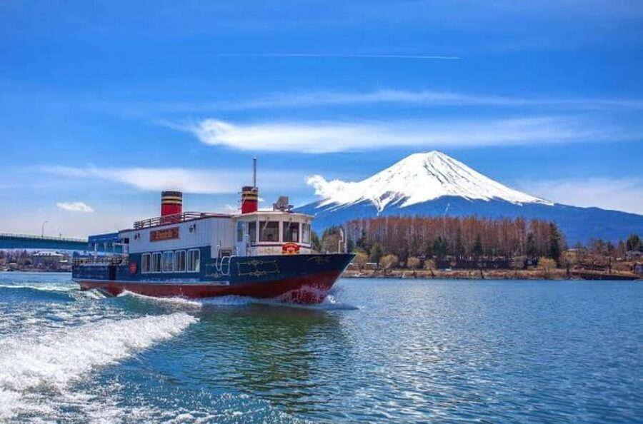 Mt Fuji Tour With Experienced English Driver - Kitaguchi-hongu Fuji Sengen Shrine