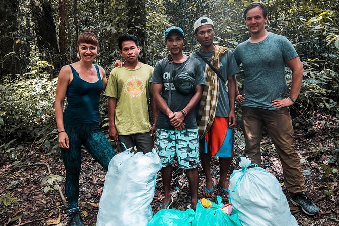 Mt. Rinjani 2D1N Senaru Crater Rim - Three hours down, then lunch in the jungle