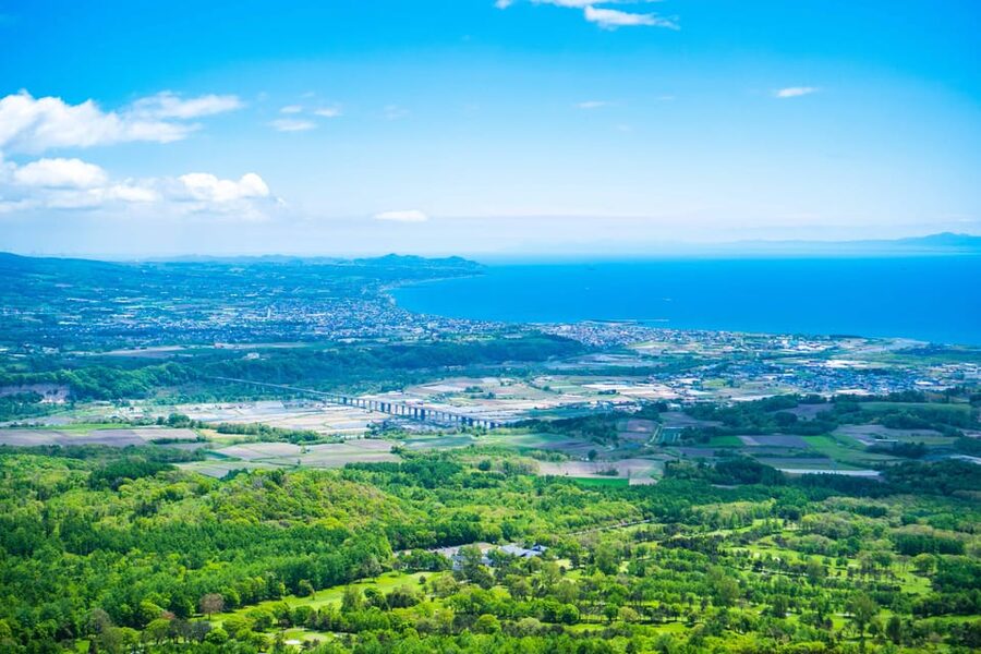 Mt. Usu: Hike to the crater and see the stunning Lake Toya! - Aidan’s guiding style suits an unhurried hike