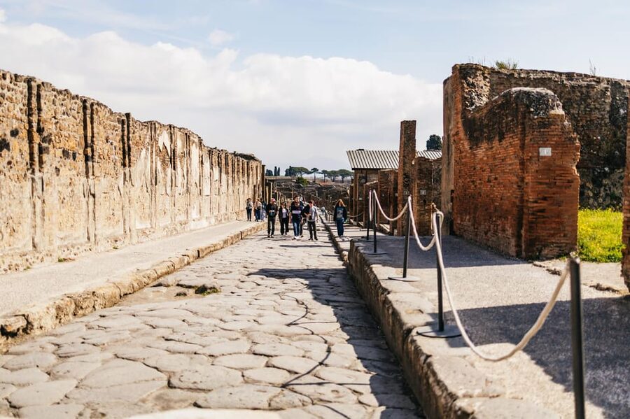 Naples: Pompeii and Mt. Vesuvius with Lunch and Wine Tasting - Why this Naples day works so well