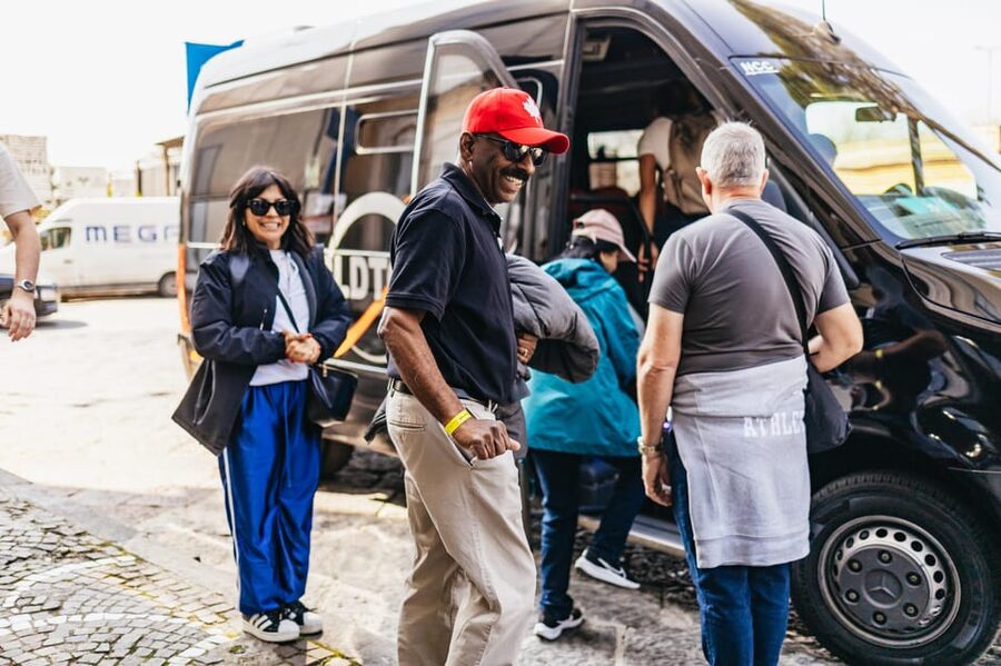 Naples: Pompeii and Mt. Vesuvius with Lunch and Wine Tasting - Fitness, clothing, and comfort