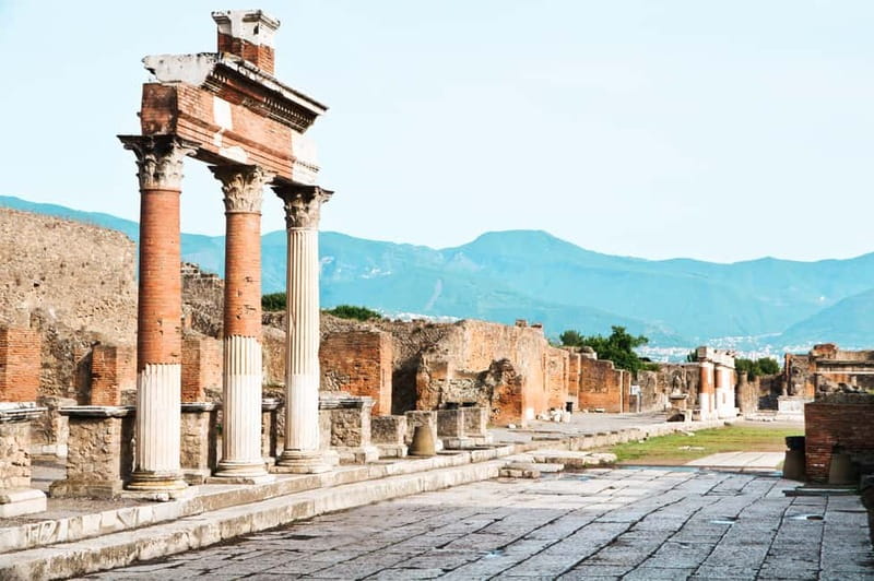 Naples: Pompeii and Vesuvius Day Trip - Walking up Mount Vesuvius