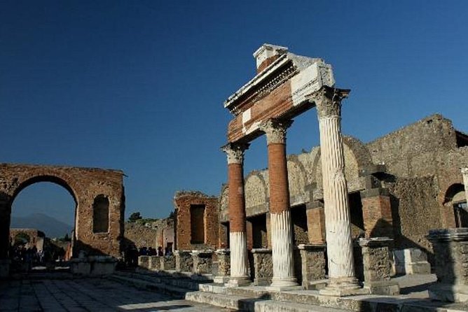 Naples: Pompeii, Herculaneum, and Vesuvius Tour by Minivan - Why this one-day route makes sense