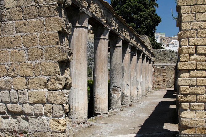Naples: Pompeii, Herculaneum, and Vesuvius Tour by Minivan - Mount Vesuvius and the final climb