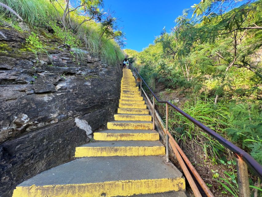 Oahu: Diamond Head Crater Hike and North Shore Experience - Diamond Head: a short hike with a serious view