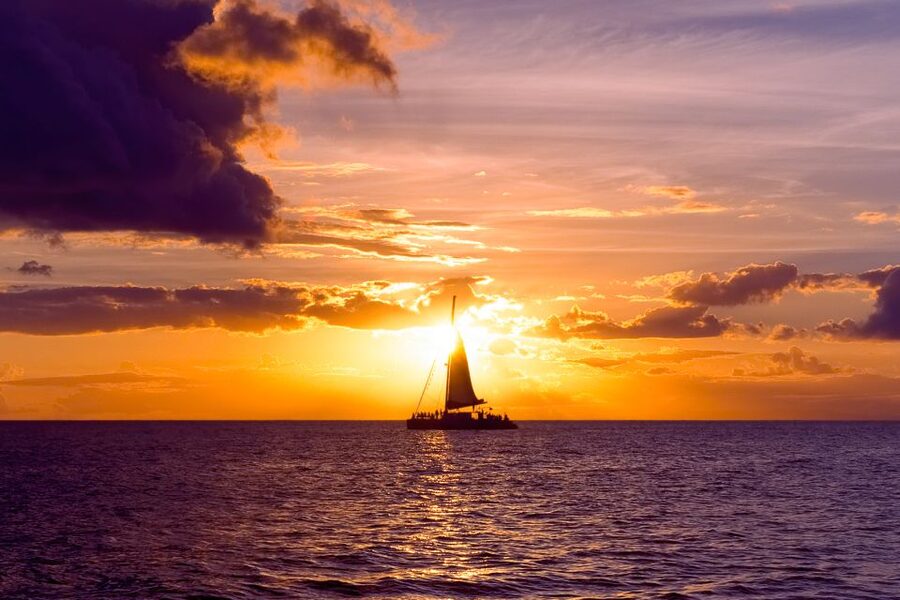 Oahu: Diamond Head Cruise with Drinks & Appetizers - Is $108 per person a fair price?