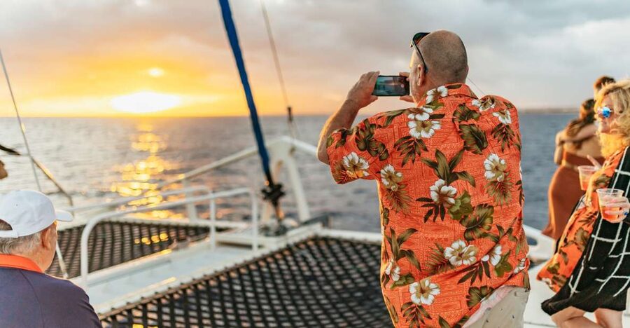 Oahu: Diamond Head Cruise with Drinks & Appetizers - Waikiki from the water, with Diamond Head ahead