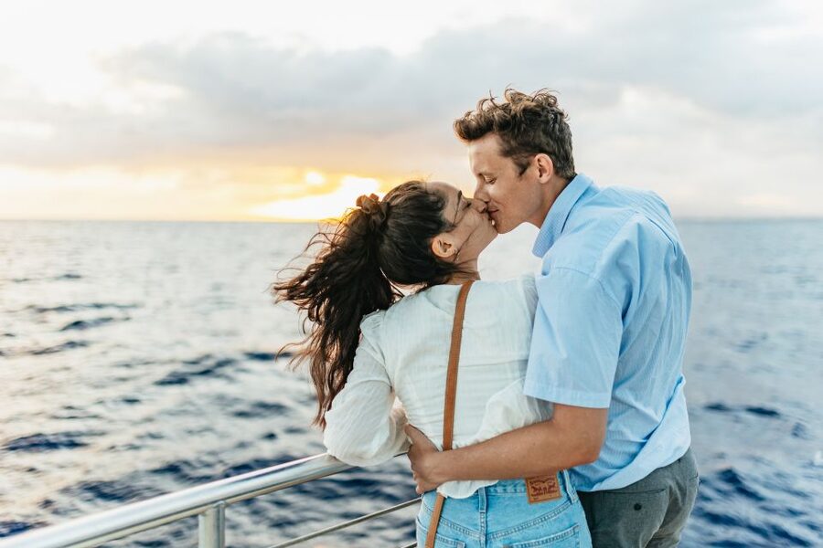Oahu: Diamond Head Cruise with Drinks & Appetizers - Sunset timing and the possible green flash