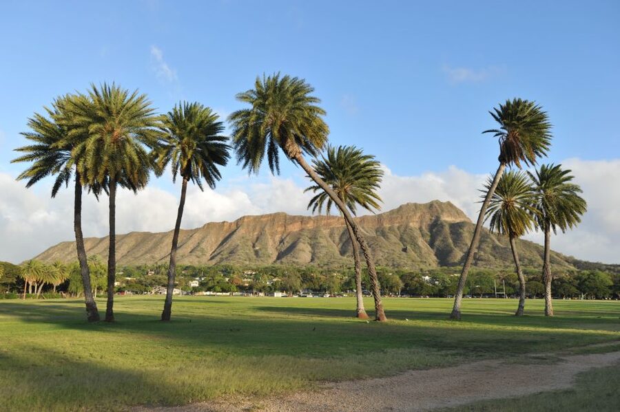 Oahu: Diamond Head Hike with Roundtrip Transportation - Why Diamond Head is worth the early alarm