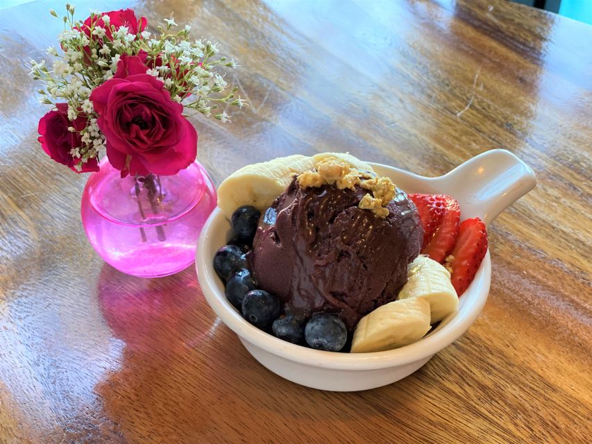 Oahu: Diamond Head Sunrise Hike with Acai Bowl and Malasada - The summit view over Waikiki