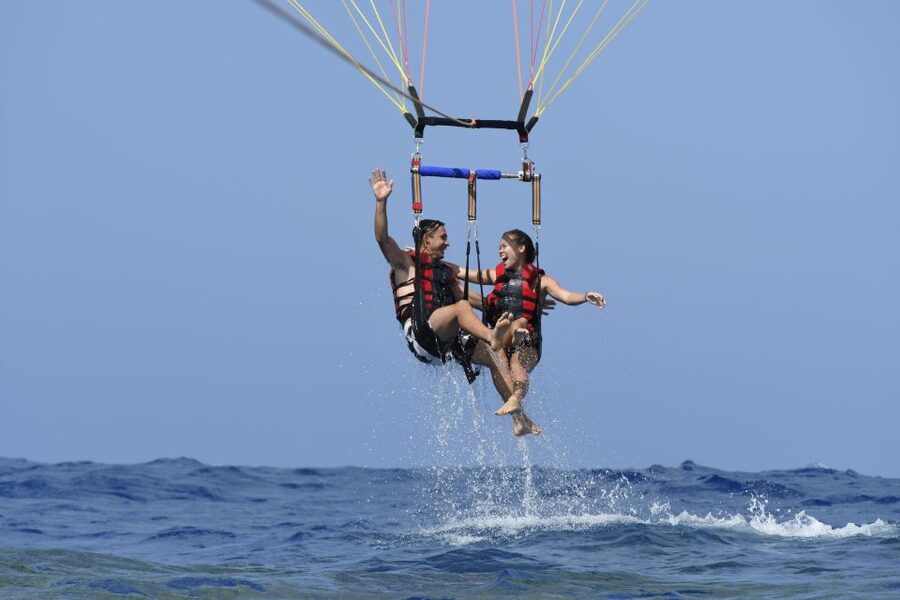 Oahu: Parasail on Maunalua Bay with Diamond Head Views - Six minutes above Maunalua Bay