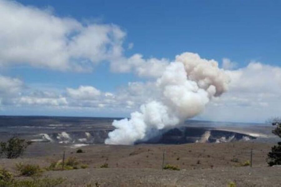 Oahu to Big Island Volcanoes National Park Adventure Tour - Entering Hawaii Volcanoes National Park