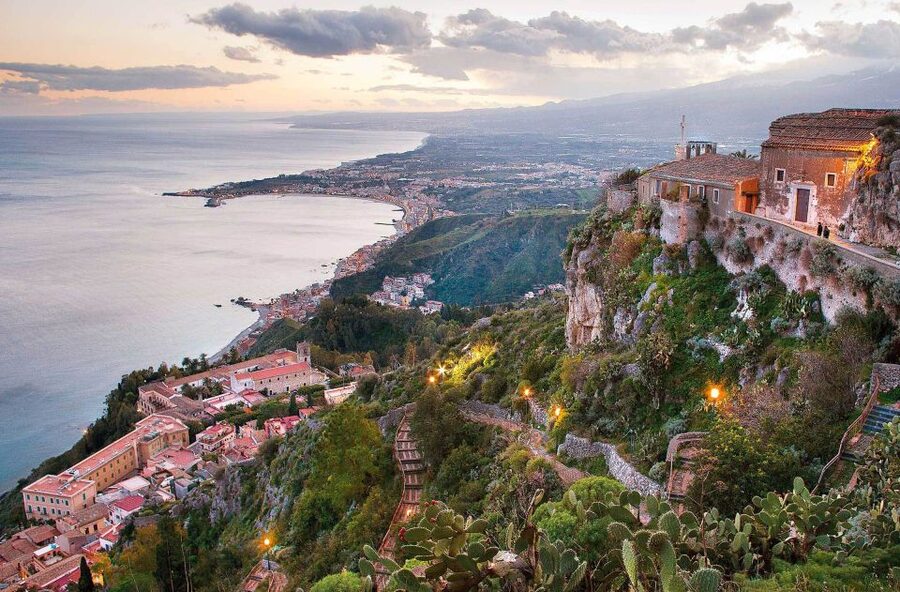 Palermo/Cefalù: Mount Etna and Taormina Day Trip - Taormina: three hours for streets, views, and granita