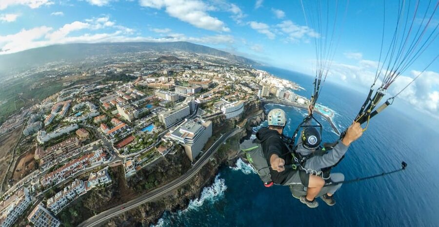 Paragliding Tenerife: Flight from Teide to Puerto de la Cruz - The Puerto de la Cruz Landing