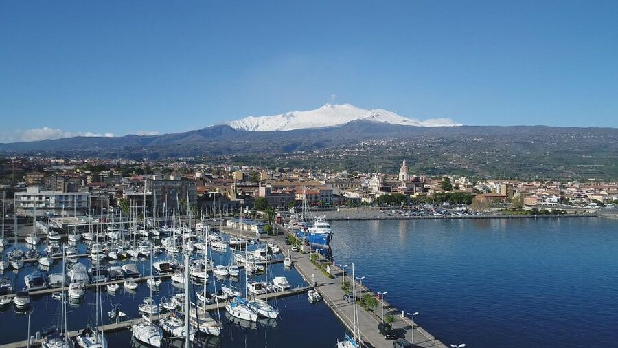 Piedimonte Etneo: Etna Wine Train Tour & Sicily Wine tasting - Who should book this Etna outing?