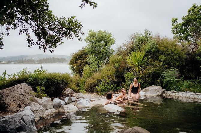 Polynesian Spa Rotorua: Deluxe Lake Spa Hot Spring Bathing - What the family-friendly setting really means